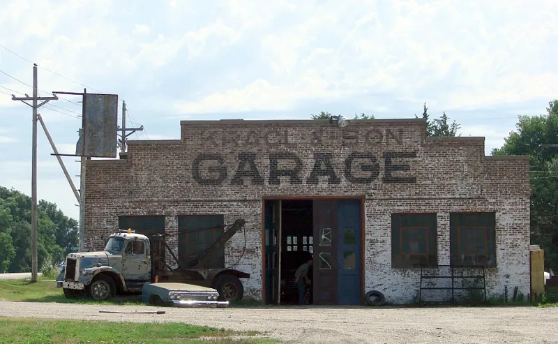 Grease, Grit, and Good Songs: The Repair Shops Where the Road Hands Musicians Their Best Material
